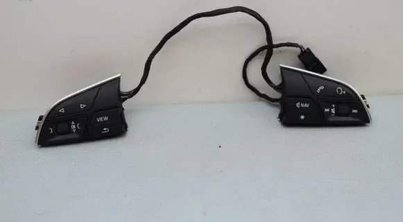 Steering wheel buttons/switches