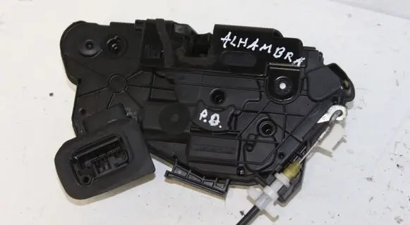 Seat Alhambra (Mk2) Front door lock 5K2837016B
