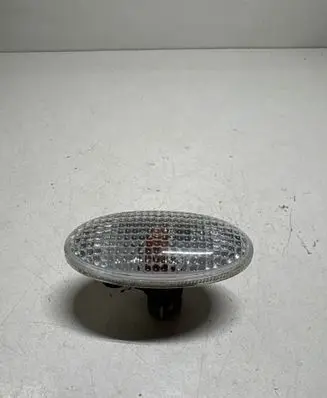 Mazda 5 Front fender indicator light
