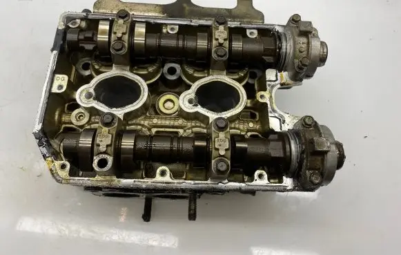 Subaru Forester SF Engine head 11039AB300 11039AB301 11039AB302