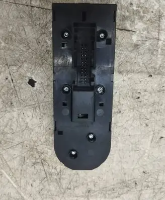 Opel Zafira B Electric window control switch 13183679 0320 03459215
