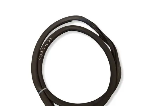 Opel Mokka B Rear door rubber seal (on body) 
