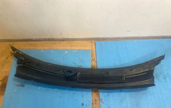 Fiat Freemont Wiper trim 05116266AF 37612U