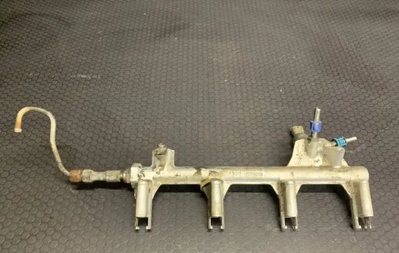 Opel Zafira B Fuel main line pipe 55351030