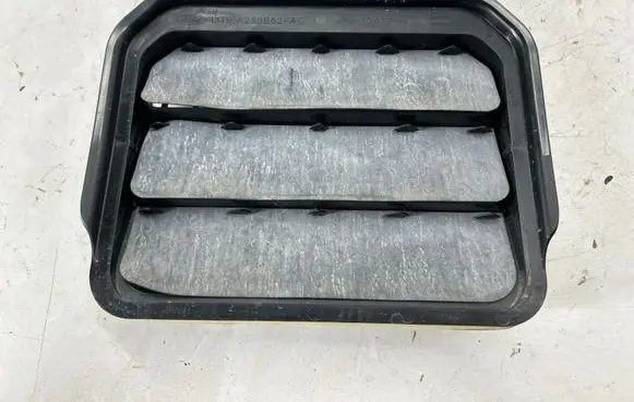 Ford Escape IV Quarter panel pressure vent L1TBA280B62AC