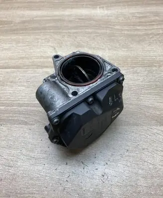 Volkswagen Golf VI Throttle valve 03G128063M