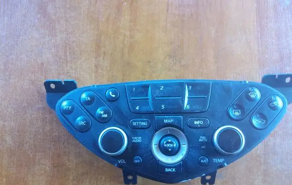 Nissan Primera Climate control unit 28395AV620 20861427H