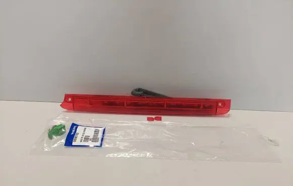 Volvo V70 Third/center stoplight 8698702