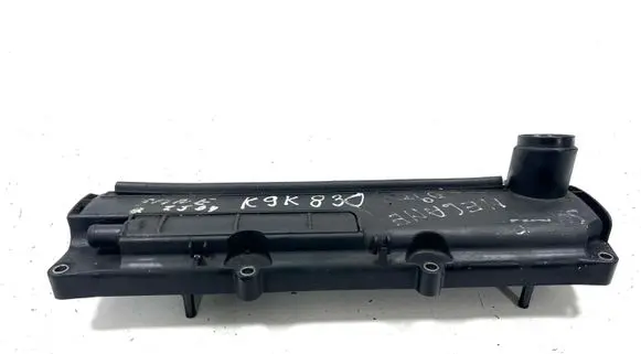 Renault Megane II Rocker cam cover 8200608952 FE9182