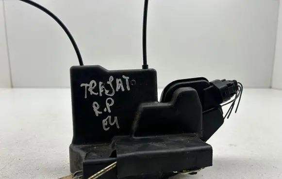 Hyundai Trajet Front door lock