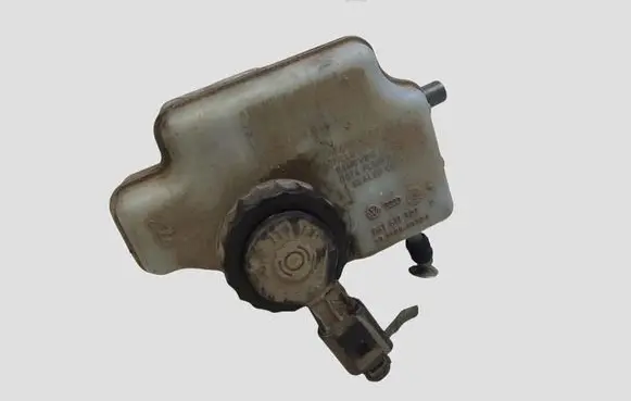 Volkswagen Caddy Master brake cylinder 1K1611301