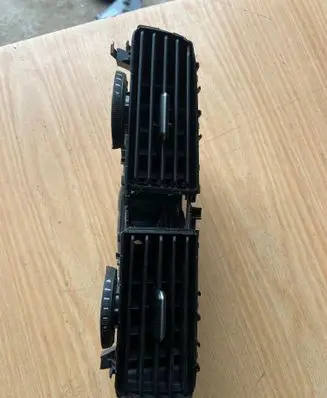 Volkswagen Golf VII Dash center air vent grill 5G2819728 5G2815735