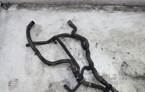Renault Twingo III Thermostat housing 110612674R