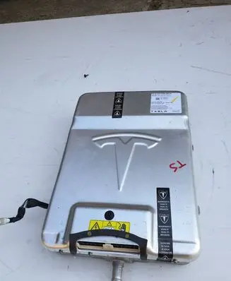 Voltage converter inverter