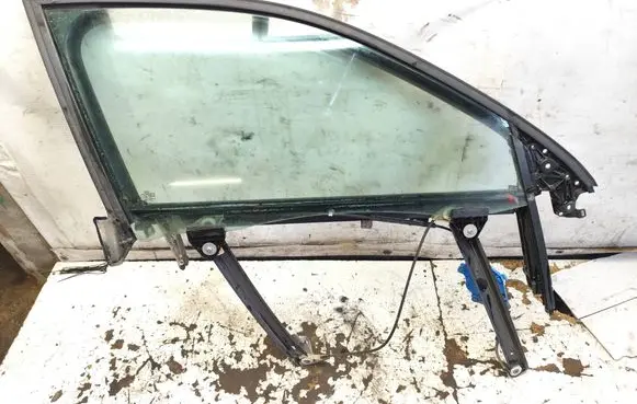 Audi A4 S4 B5 8D Front door window/glass frame 