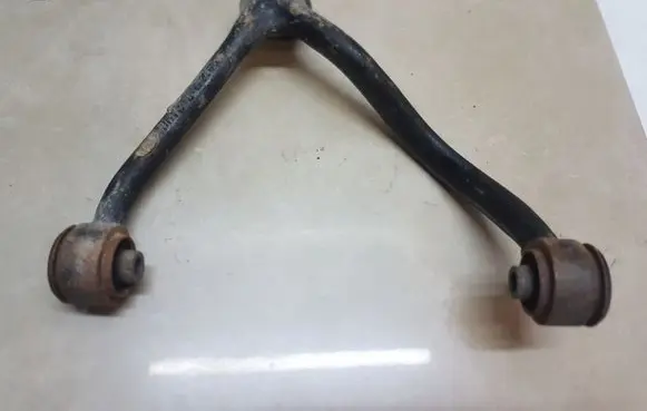 KIA Sorento Front lower control arm/wishbone
