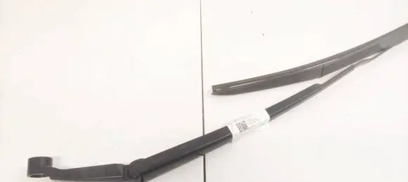 Toyota RAV 4 (XA20) Front wiper blade arm