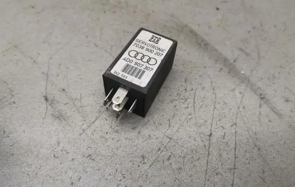 Audi A8 S8 D2 4D Other relay 4D0907307 7038900207
