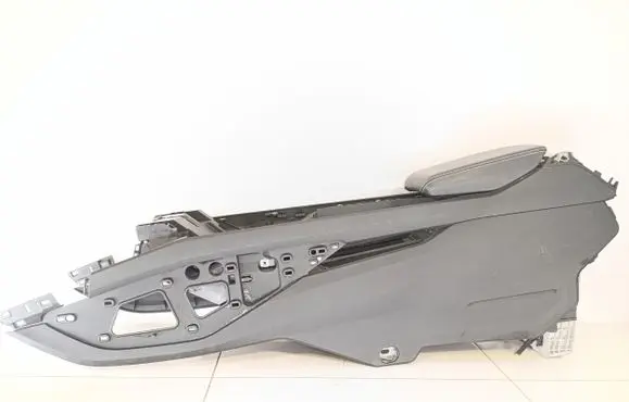 Audi e-tron Center console 4KR863303 4KE864283A 4KR863304