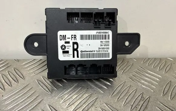 Chrysler Pacifica Door control unit/module 68316558AC