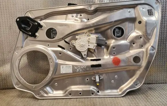 Mercedes-Benz C W204 Front door window regulator with motor 2047600634