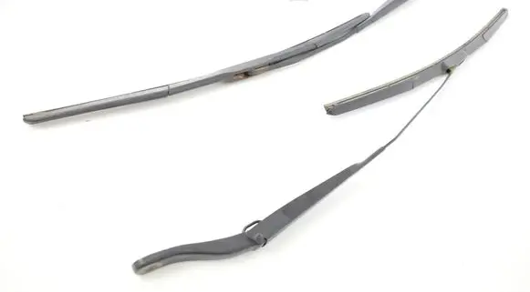 Renault Master III Windshield/front glass wiper blade 8200734779 8200734778A