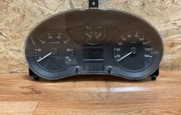 Peugeot Partner Speedometer (instrument cluster) 555001310104