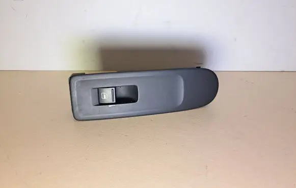 Volkswagen Golf VI Electric window control switch 5K0867256