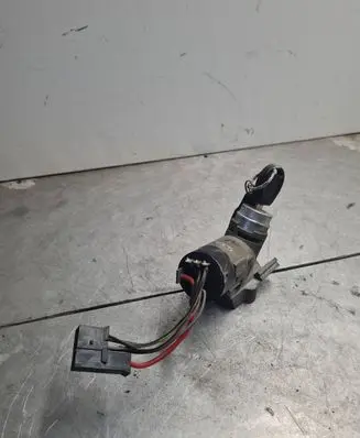 Mercedes-Benz Vito Viano W638 Ignition lock A0005458108