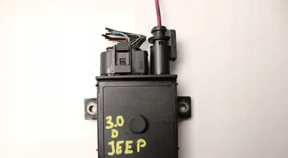 Jeep Grand Cherokee (WK) Glow plug pre-heat relay A6421530379