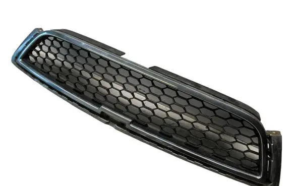 Chevrolet Captiva Front bumper upper radiator grill 9694517