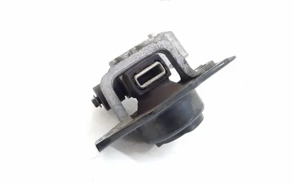Nissan Qashqai Engine mount bracket