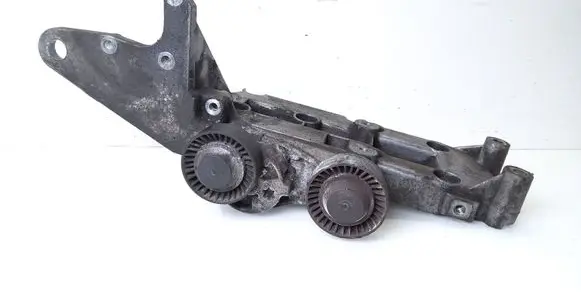 Volvo V70 Generator/alternator bracket 8642196