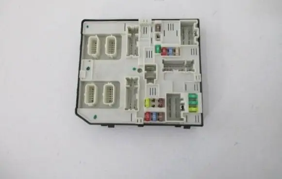 Renault Megane III Central body control module 284B65628R USM2010