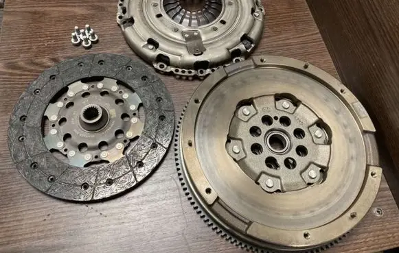 Renault Trafic III (X82) Clutch set kit 301018864R 302059239R