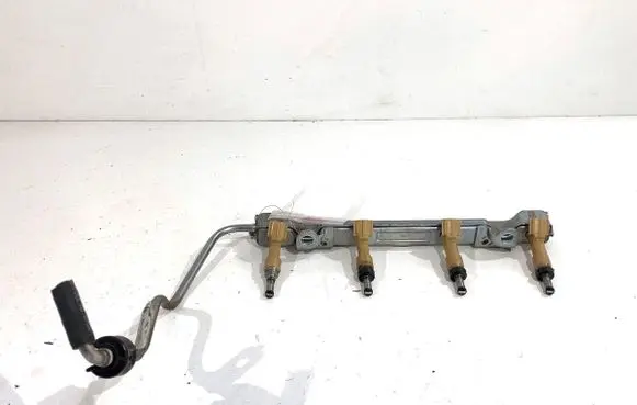 Toyota Auris E180 Fuel main line pipe 232500T030