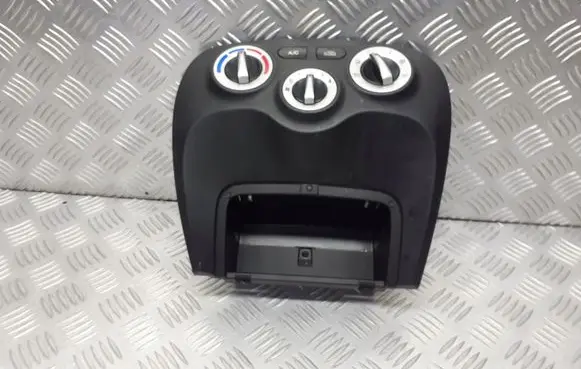 Hyundai Accent Interior fan control switch 97250-1EXXX