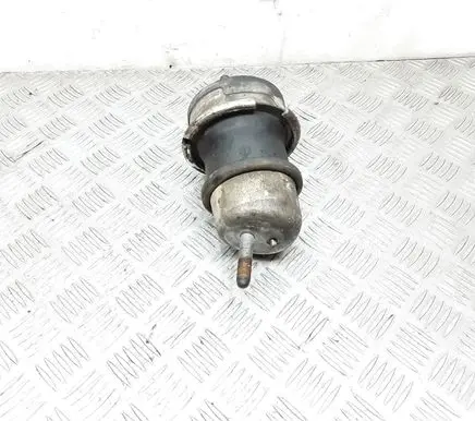 Lexus IS 220D-250-350 Engine mount bracket