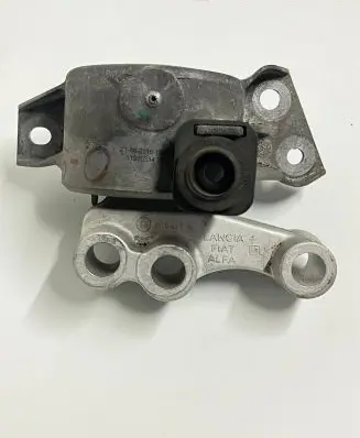 Opel Combo D Engine mount bracket 51980334 210620161534