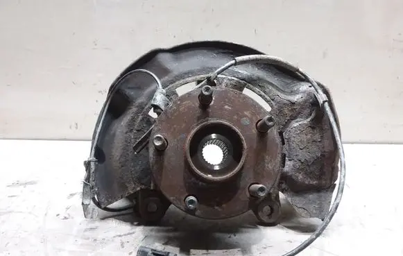 Toyota Avensis T270 Front wheel hub