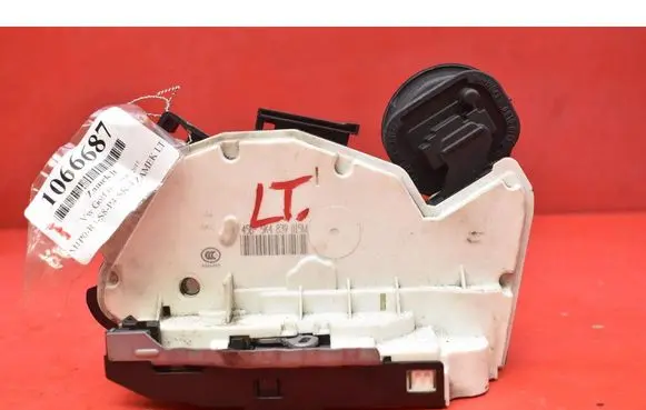 Volkswagen Golf Plus Rear door lock 5K4839015M