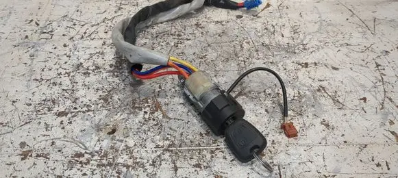 Peugeot Partner Ignition lock 9663123280