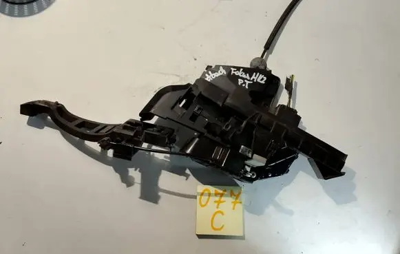 Ford Focus Rear door lock 4M5AA26412BC