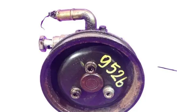 Audi A4 S4 B5 8D Power steering pump