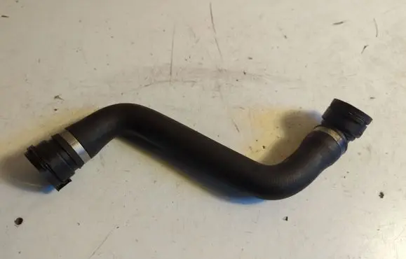 BMW 5 F10 F11 Engine coolant pipe/hose 7789742