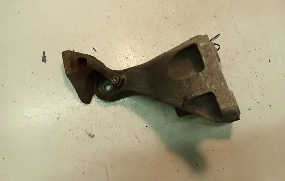 BMW 3 E90 E91 Engine mounting bracket 2211678203702 13807410 2211678191601