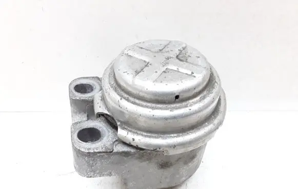 Volvo V60 Engine mount bracket 31304038