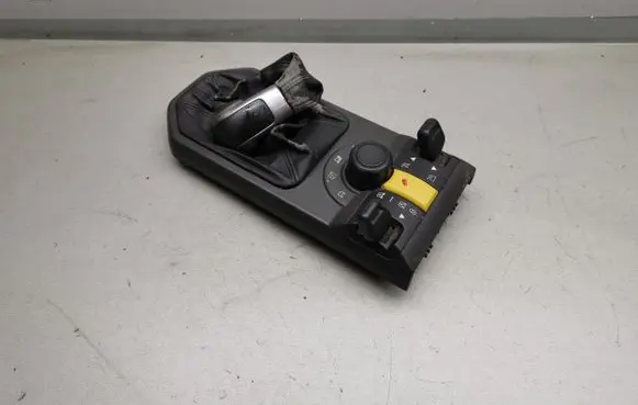 Land Rover Discovery 3 - LR3 Differential lock switch YUD501590