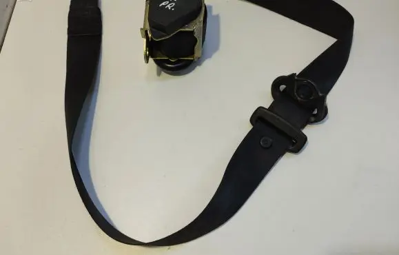Audi A4 S4 B5 8D Front seatbelt 8D0857705D 566185121C