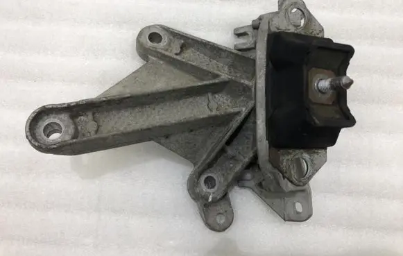 Dacia Sandero Gearbox mount